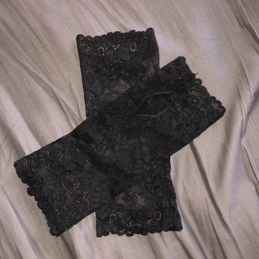NWOT Lace Fingerless Gloves